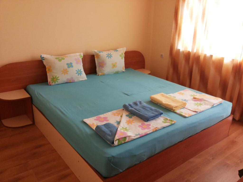 Ivanovi Guest House بريمورسكو الغرفة الصورة